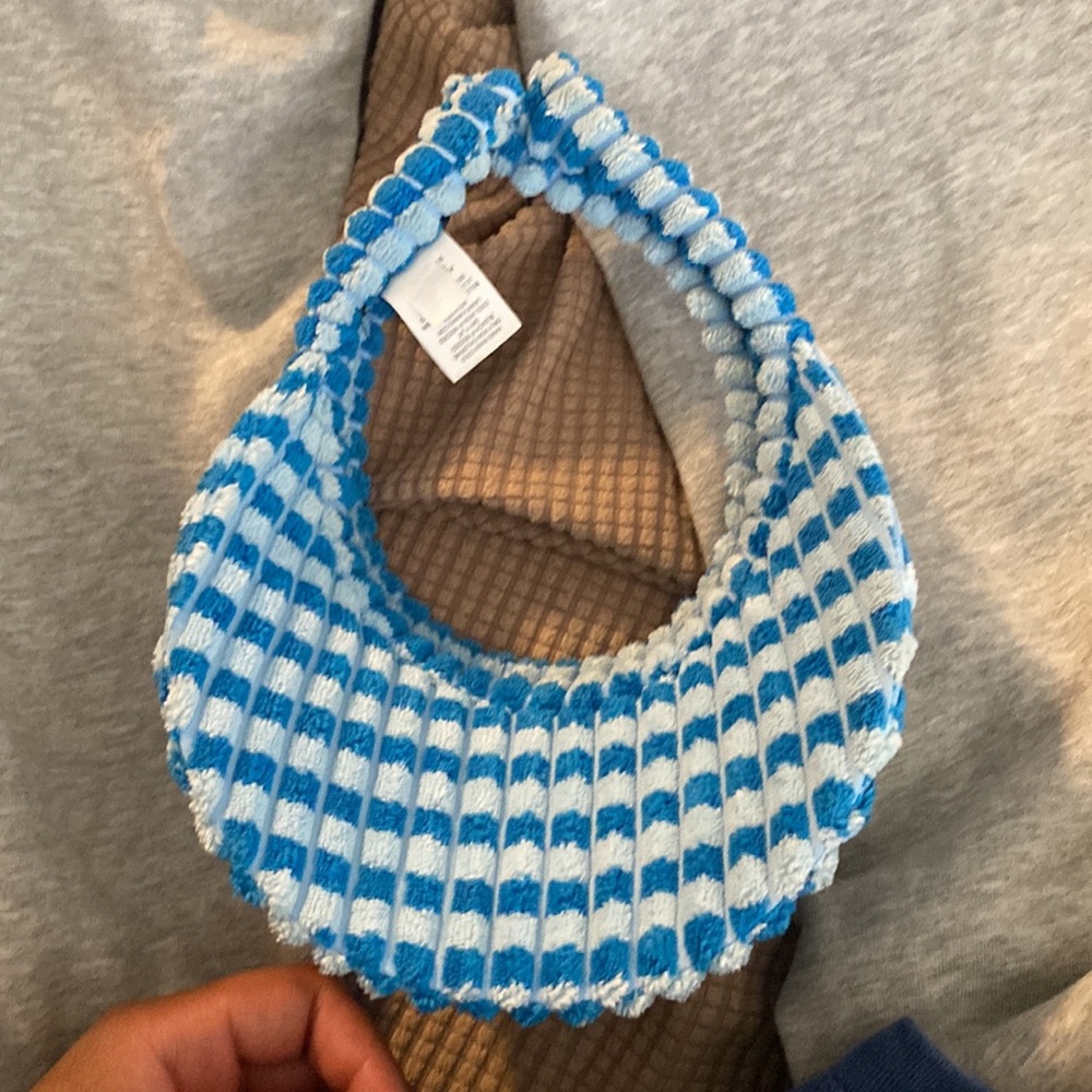 Fuzzy hat - Picture 2 of 2